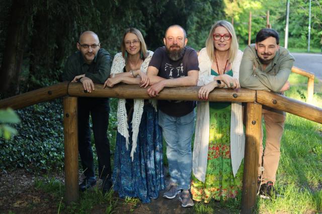 W amfiteatrze podwórka_Lato 2026 - koncert zespołu Muzyczny Las